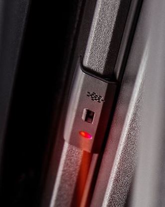 Κουφώματα pvc με συναγερμό ασφαλείας rehau